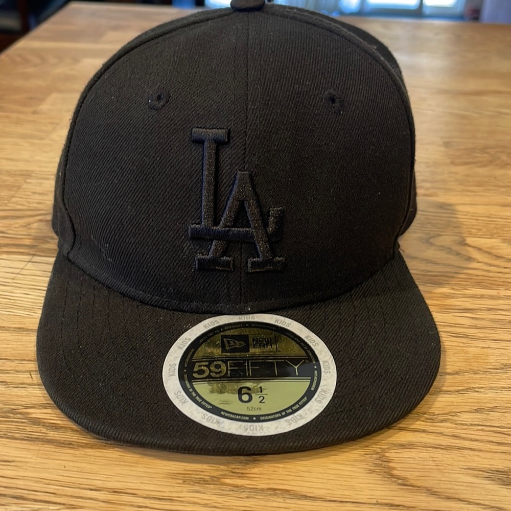 Black fitted kids New Era Los Angeles Dodgers hat